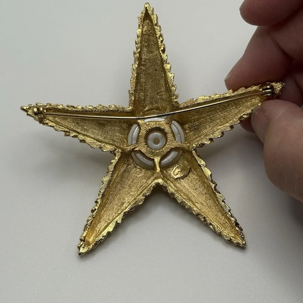 Vintage Capri Brooch Starfish Faux Pearl Goldtone Sea Star Beach Nautical Cruise
